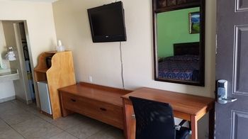 Budget Inn Edinburg Bagian luar foto