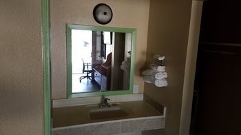 Budget Inn Edinburg Bagian luar foto